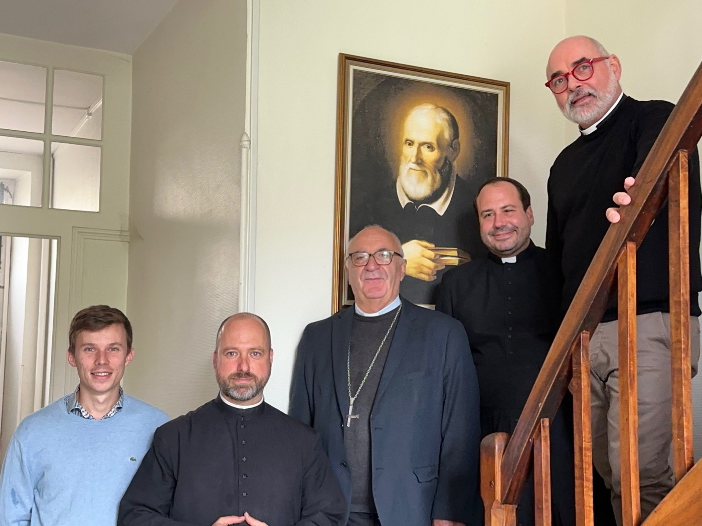 De gauche à droite : Cyprien Berton, Père Florian Marchand, Mgr Hervé Gosselin, Père Jean-Vivien Paquier, Père Frédéric Vollaud.